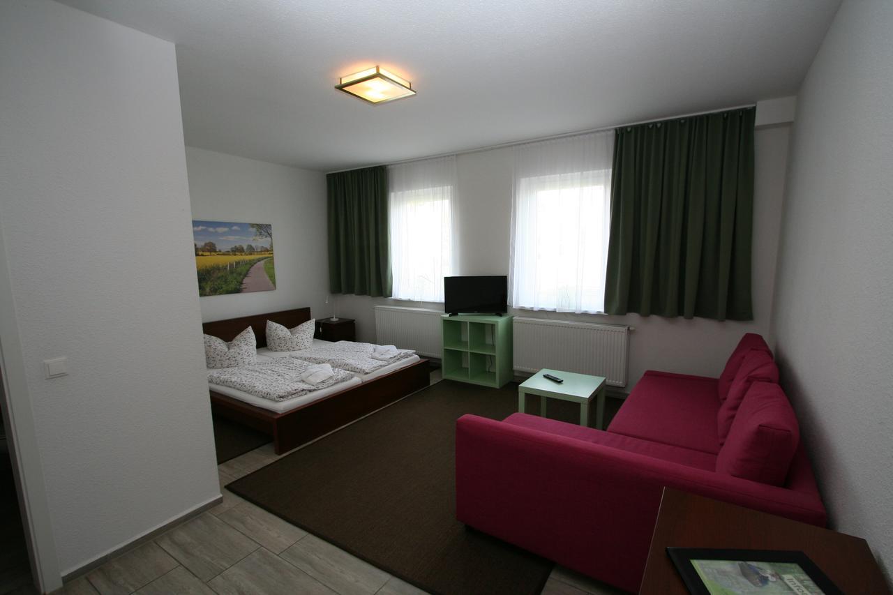 Pension Gestuet Lindenhof เทมพลีน ภายนอก รูปภาพ